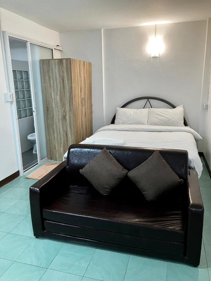 Pakdee House Hotel Udonthani Kültér fotó
