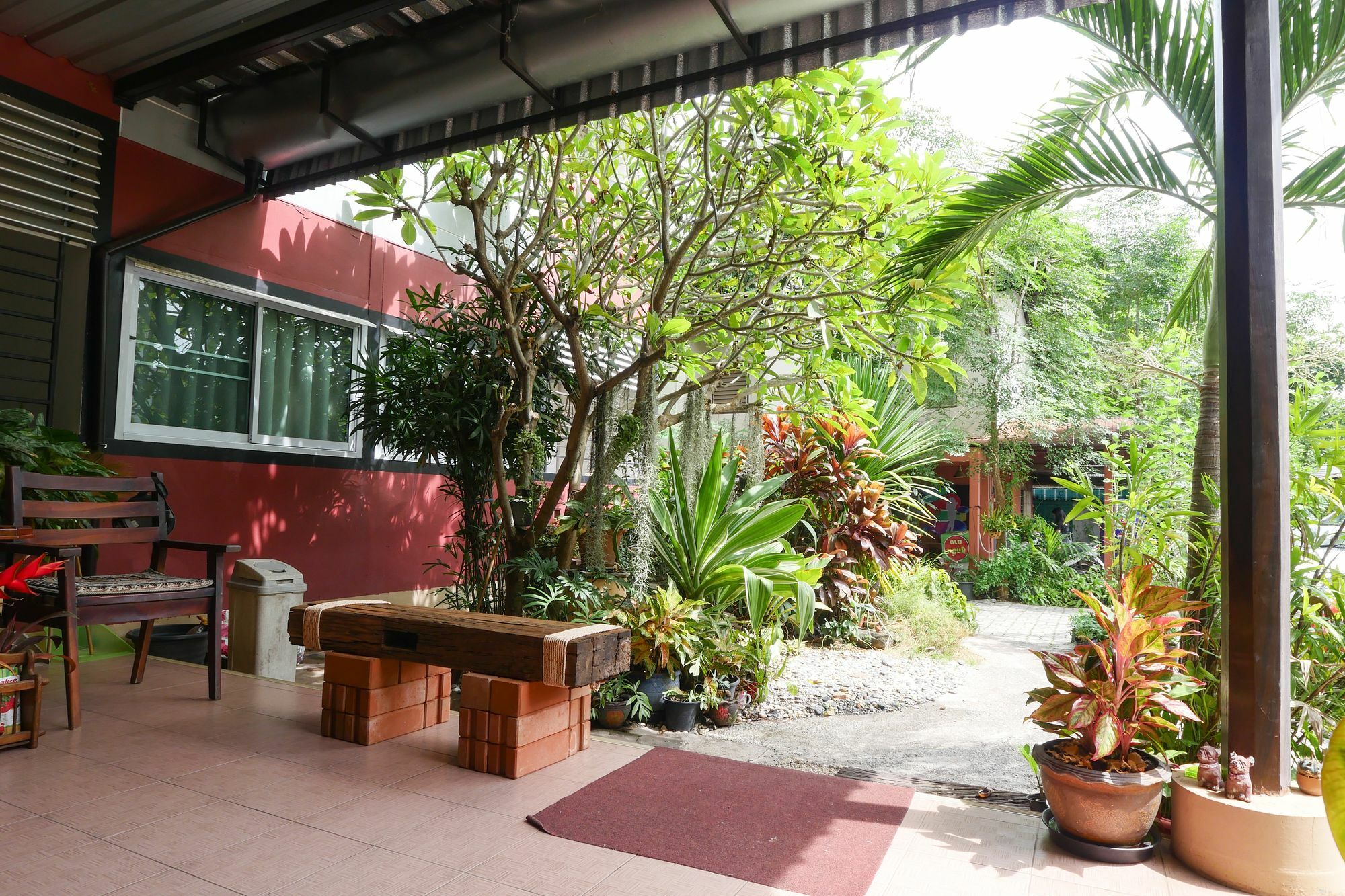 Pakdee House Hotel Udonthani Kültér fotó