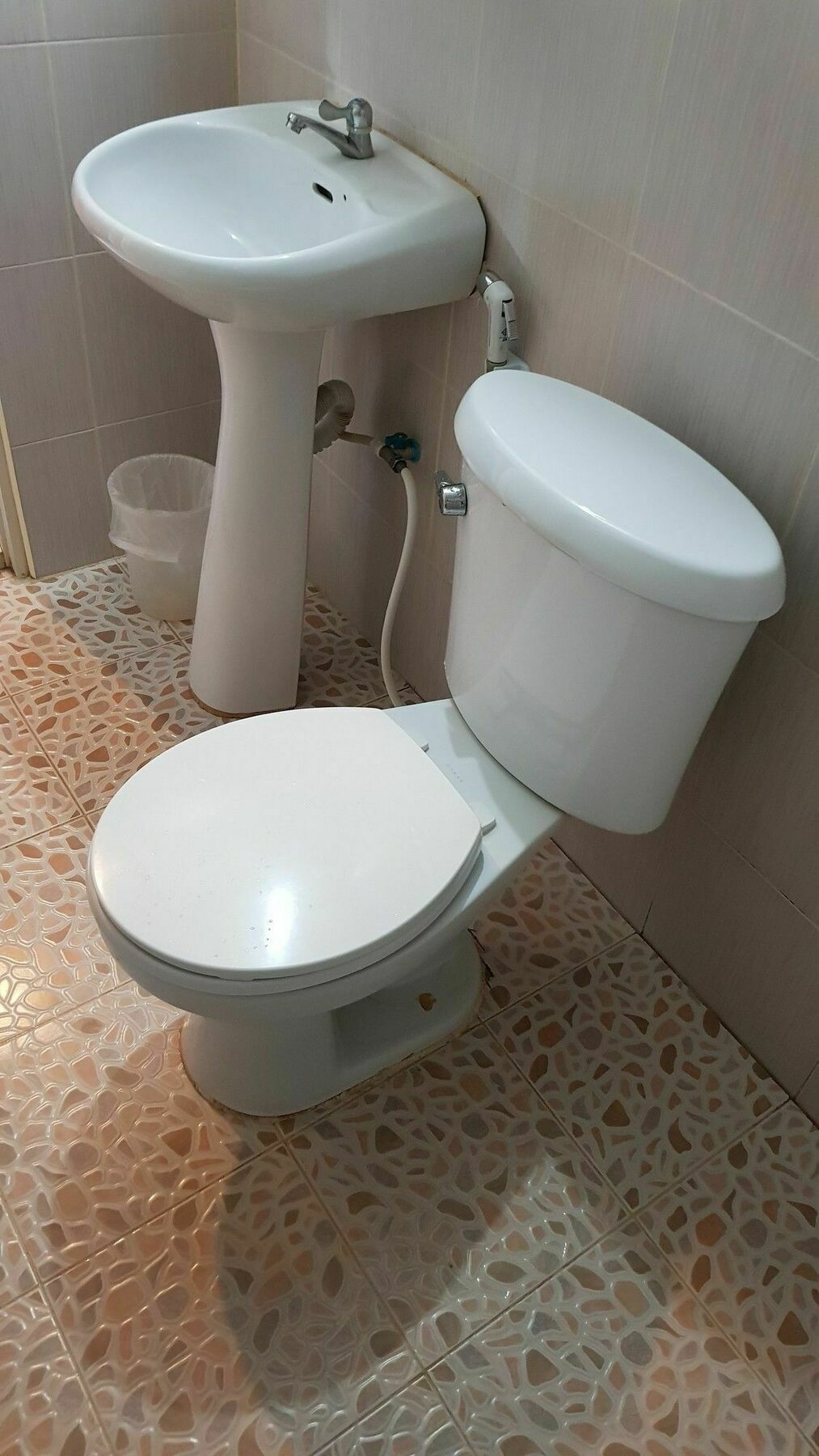 Pakdee House Hotel Udonthani Kültér fotó